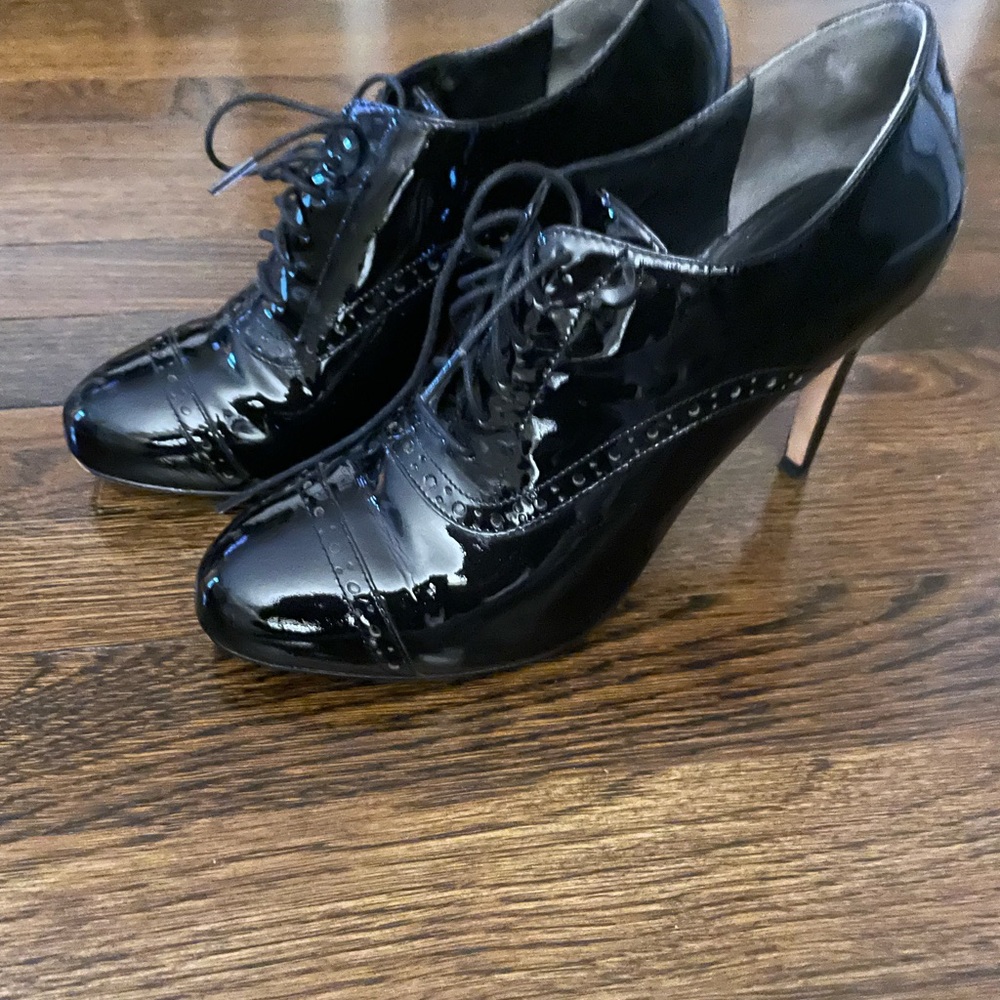 Cole Haan / Nike Air oxford heels - gorgeous! Size 7.5 - like new - black patent